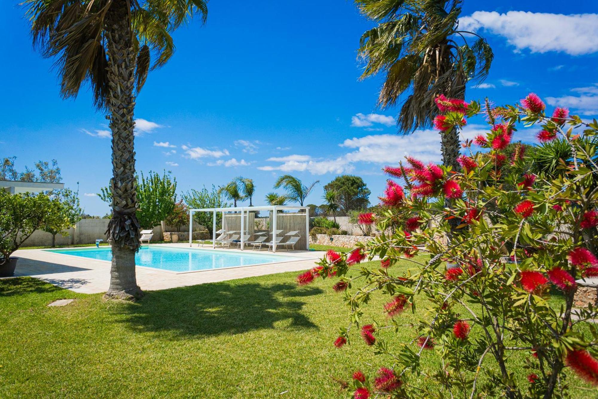 Villa El Capitano With Garden And Pool - Happy Rentals Muro Leccese Exterior photo